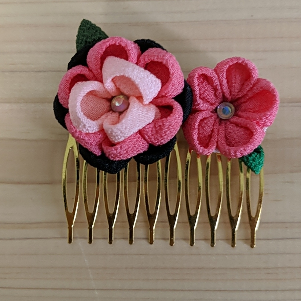 Tsumami Flower Hair Metal Hair Combs Black